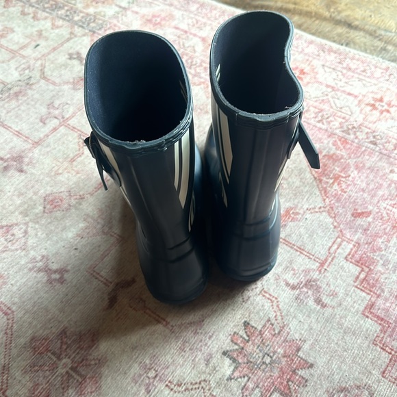 Hunter navy boots size 10/ 42 - Picture 3 of 9